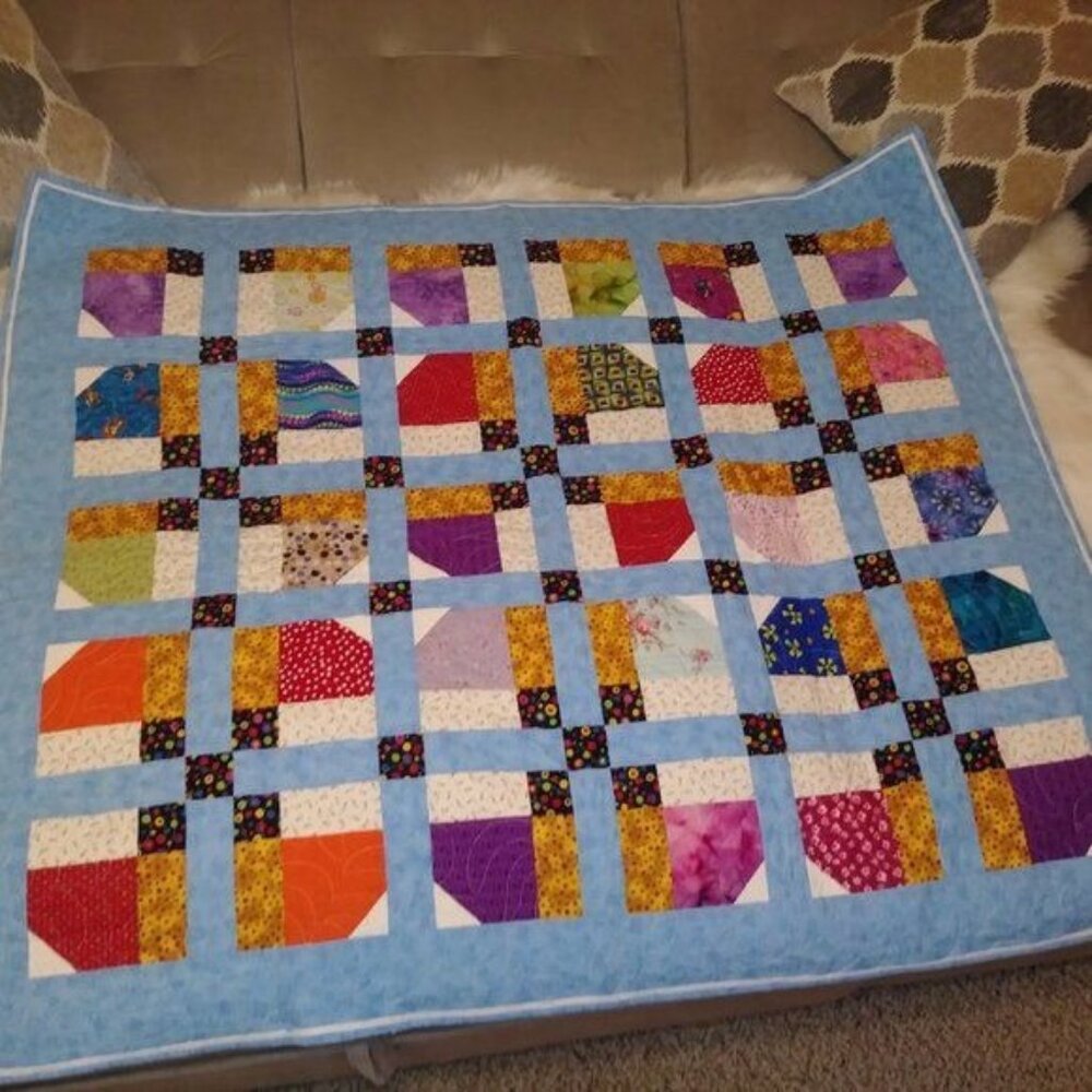 Hand made New Baby quilt multicolor patch bright colorful snuggly soft 100% cott